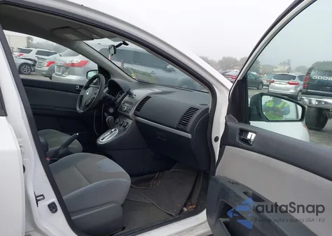 2010 Nissan Sentra 2.0S z USA, uszkodzony, nr VIN 3N1AB6AP3AL627957